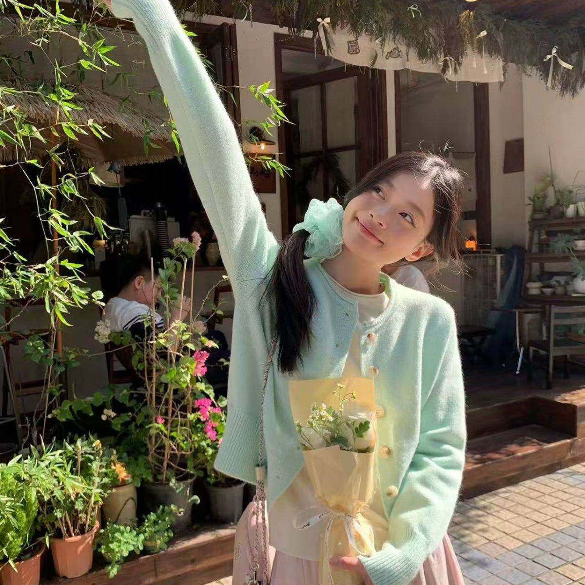 水绿色短款针织开衫春季新款韩系糯巨好看毛衣早春开春外套女