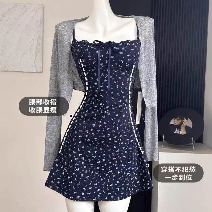 藏蓝色碎花吊带连衣裙子女夏季高级感甜美复古掐腰包臀字短裙