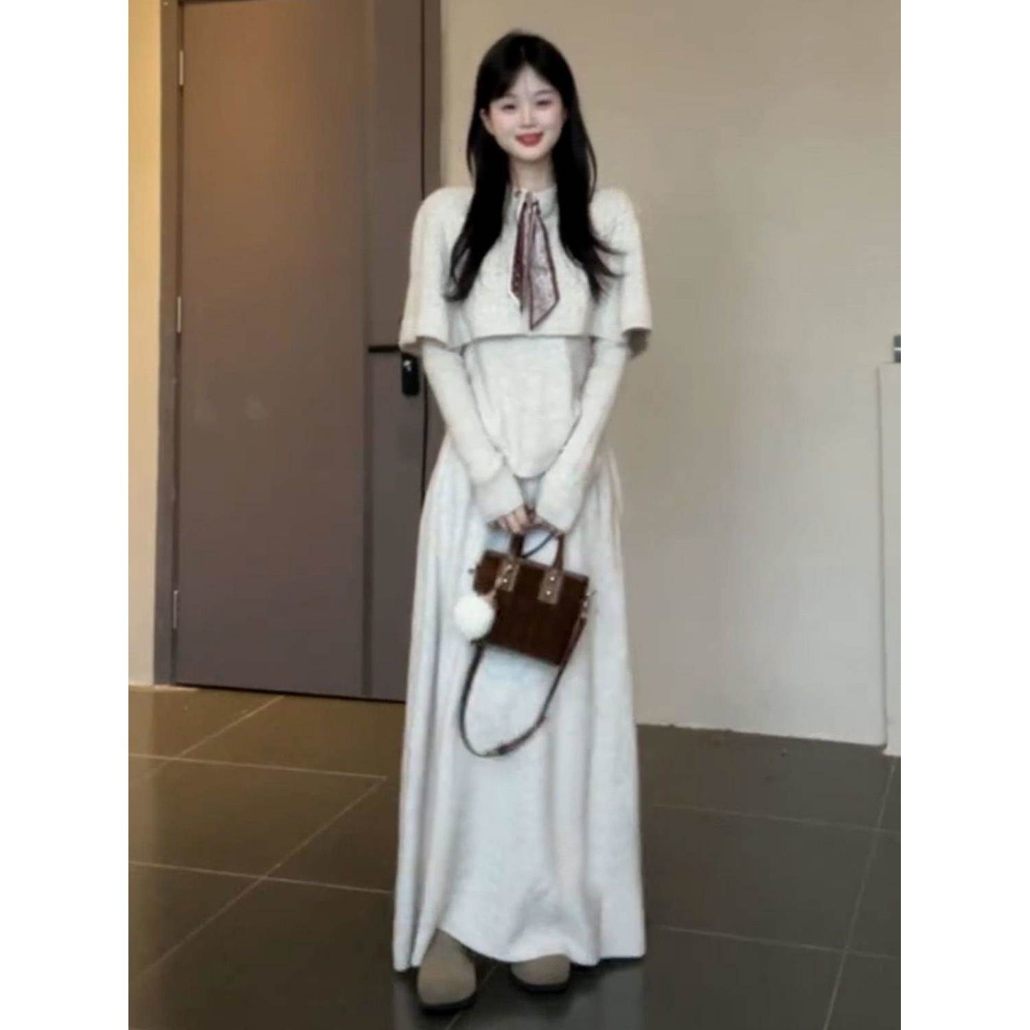 女装秋冬装2026时髦法式气质百搭显瘦丝巾斗篷打底毛衣半身裙