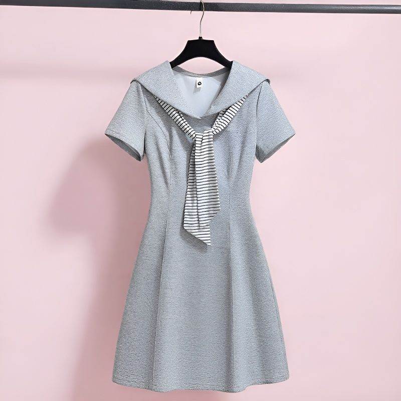韩系学院风短袖连衣裙海军领条纹领带设计大码收腰遮肚休闲字裙