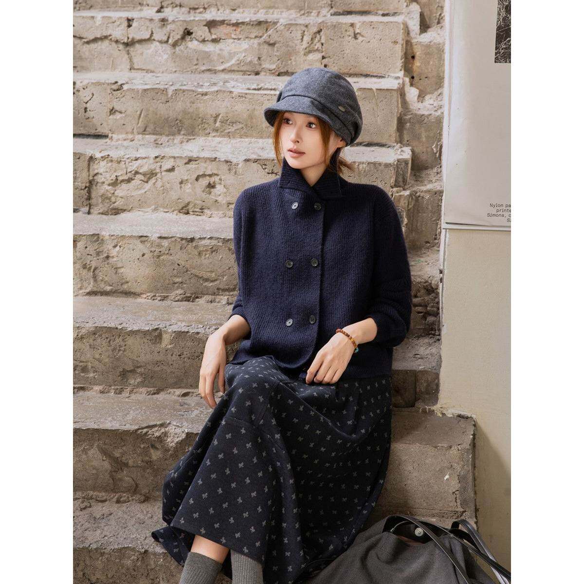 2026新款秋冬双排扣宽松藏青色针织外套女设计感时尚毛衣开衫显瘦