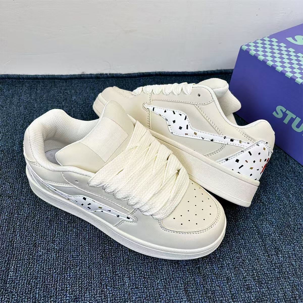 米白拼色闪电厚底面包鞋