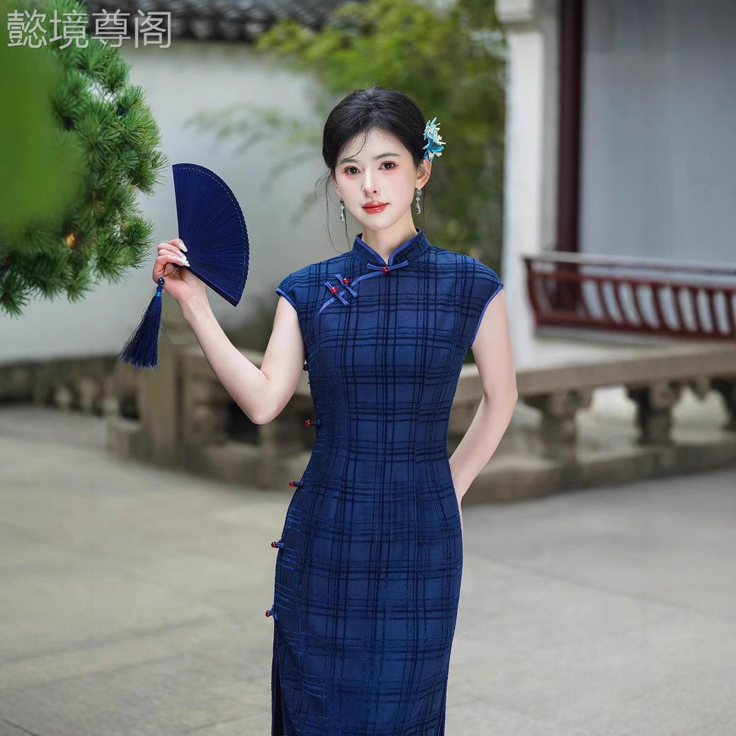 2025新款蓝色旗袍新中改式新款良年轻无袖民款风国中长款连衣裙夏
