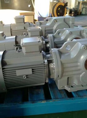 RF67DT80N4/380V减速机电机R107DV112M4/3.7KW硬齿面R87DT90L4