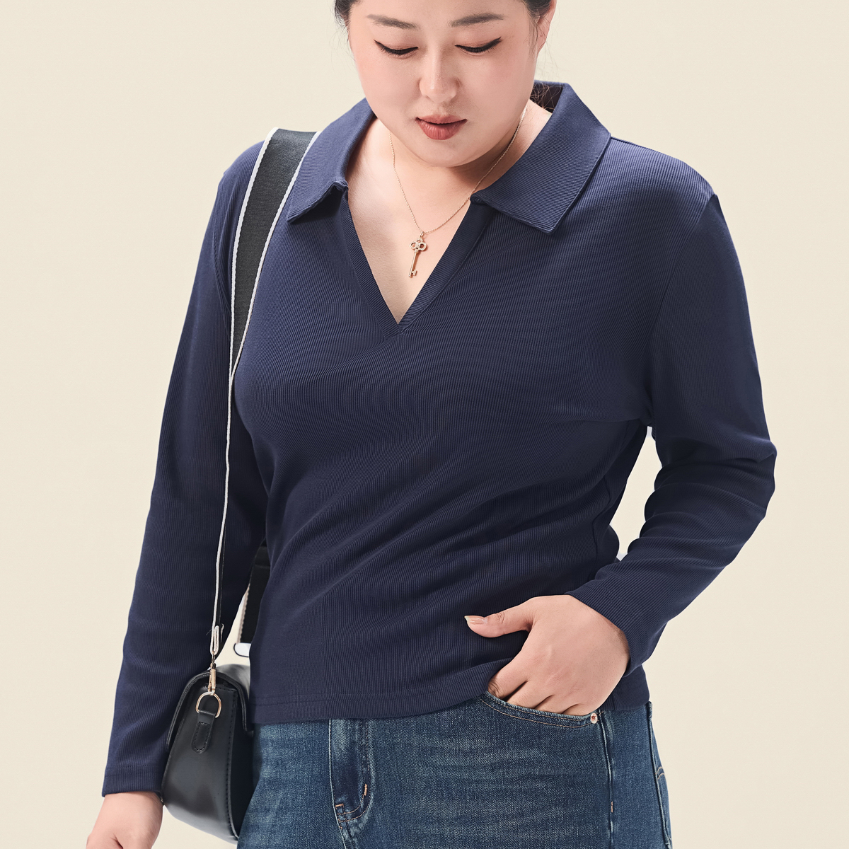 胖mmV领针织衫显瘦穿搭