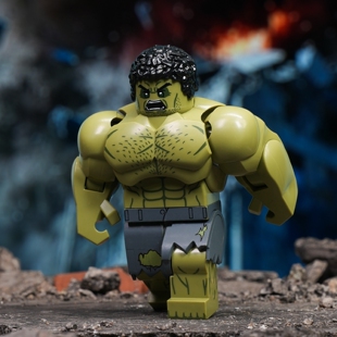 超级英雄绿巨人无敌浩克漫威复仇者联盟可动关节拼装积木人仔玩具