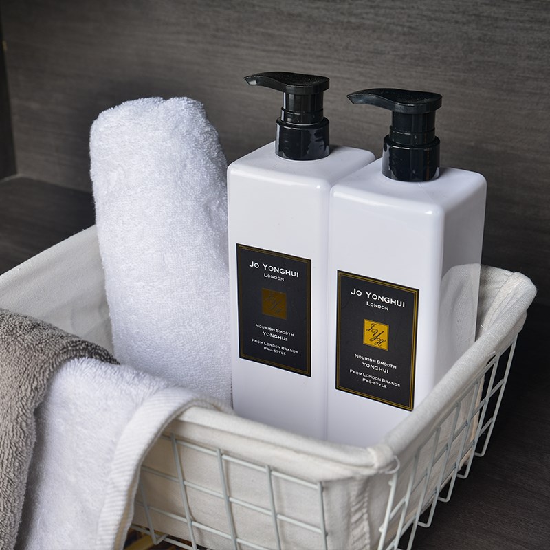 样板房软装展厅卫生间浴室洗漱装沐浴露毛巾托盘装饰品