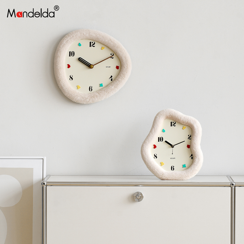 Mandelda免打孔奶油风小饼干客厅挂钟现代简约家用创意时钟表挂墙