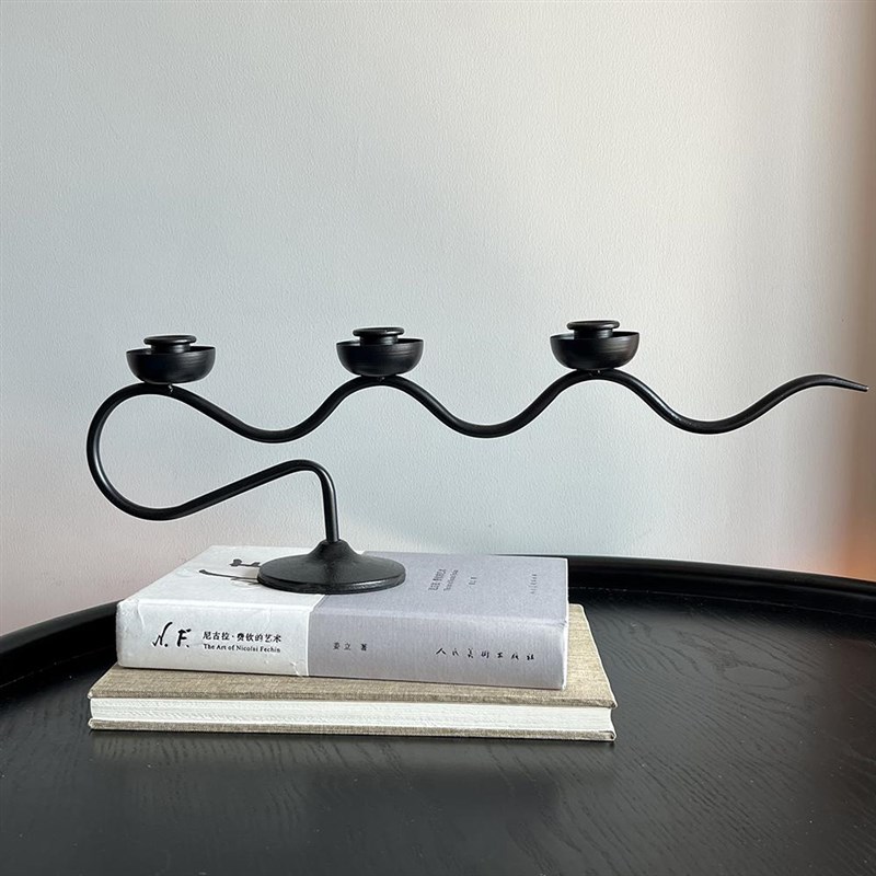 侘寂风铁艺法式复古三头烛台欧式家居饰品摆件商用民宿样板房装饰