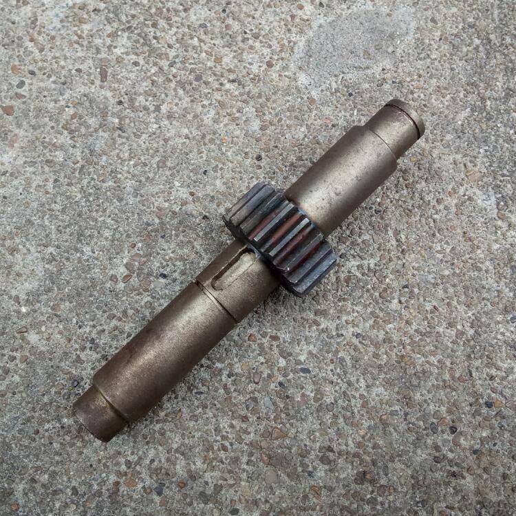 恒联B20G力哥B20商用多功能食品搅拌机打蛋机配件蜗轮轴中间齿轴