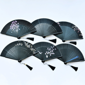 中国风黑色全竹雕刻镂空扇子日式 全纯黑色扇雕花折扇子男女工艺扇