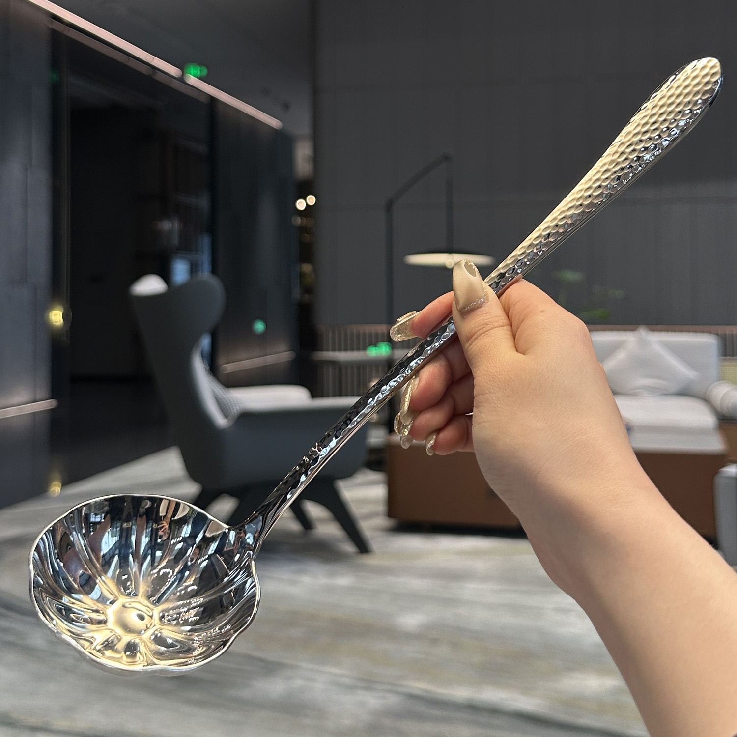 【初德】316不锈钢大汤勺锤纹长柄荷叶形大号盛汤家用加厚公用勺