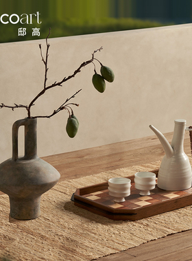 邸高家居侘寂风餐厅民宿软装布置餐边柜陶瓷花瓶花器实木托盘摆件