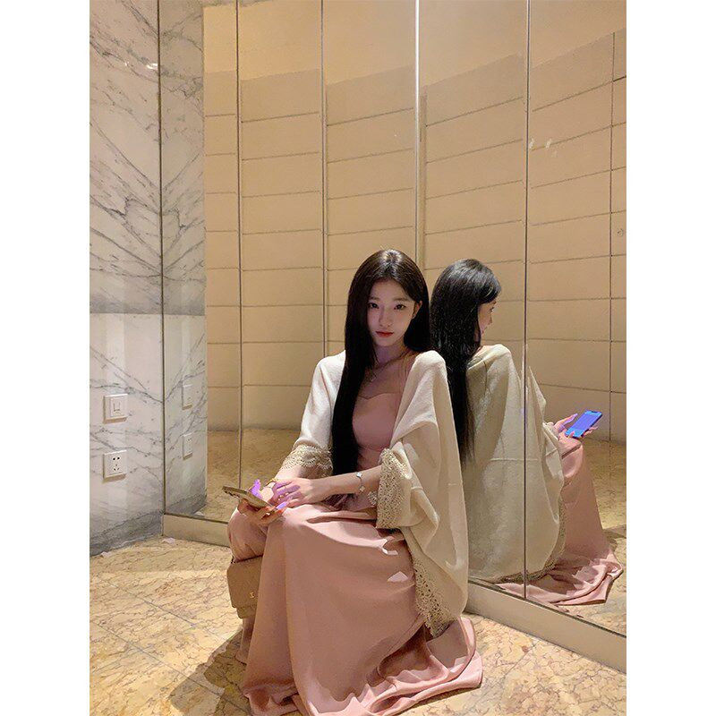 YYW汪澜的妹妹 蔷薇物语 缎面吊带裙蕾丝拼接针织披肩气质套装