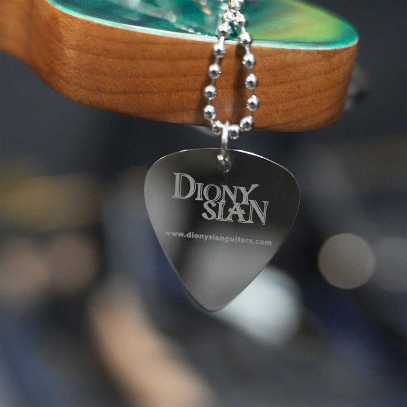 戴尼森电吉他拨片项链吉他贝斯弹唱奏扫弦防滑拨片磨砂不锈钢拨片