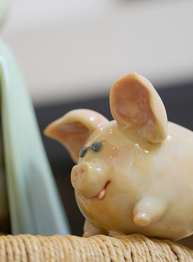 稀奇艺术《稀奇猪》瞿广慈创意桌面摆件简约饰品