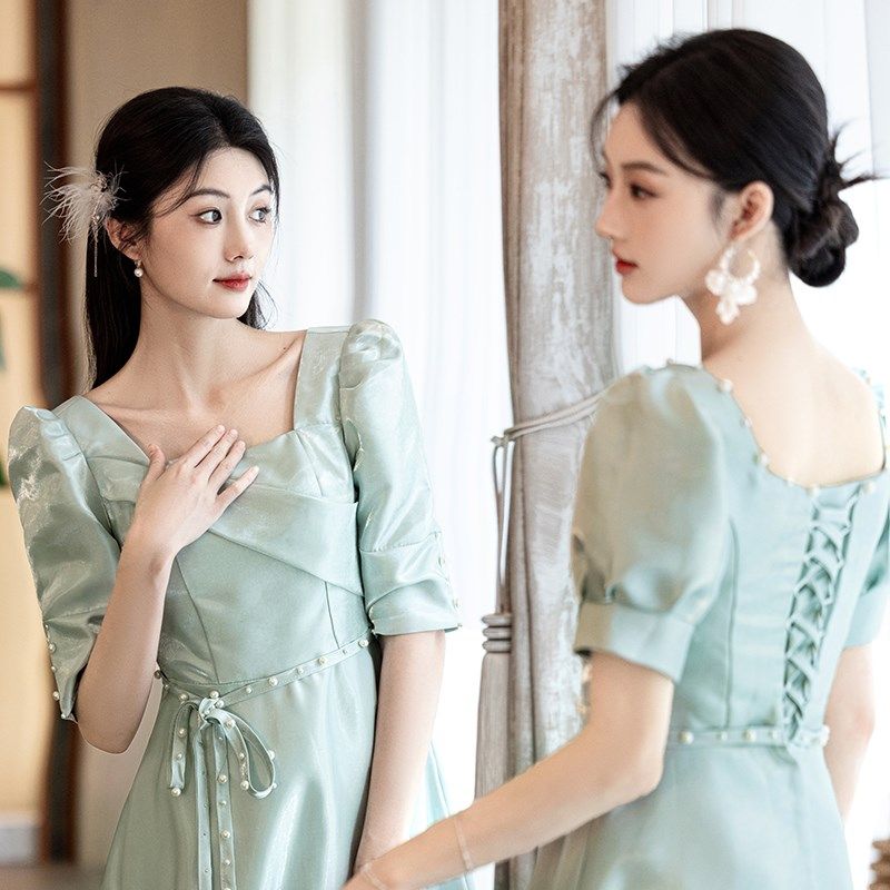 伴娘服女2024新款冬季姐妹团缎面礼服小个子高级感平时可穿伴娘裙