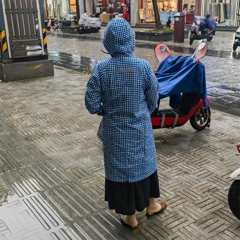 特惠出口格子圆点成人时尚长款徒步户外雨衣男女防水风衣