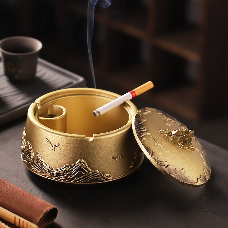 【山峦浮雕】烟灰缸树脂高级感家用办公室茶几带盖个性防风防飞灰