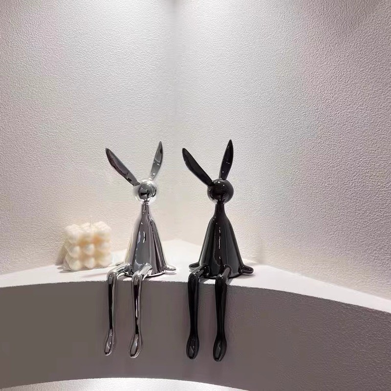 现代创意电镀坐姿兔子桌面大摆件玄关电视柜书柜的装饰品