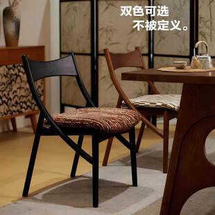 2025新款高端餐椅法式家用实木靠背椅子中复古风设计师软包猫耳椅