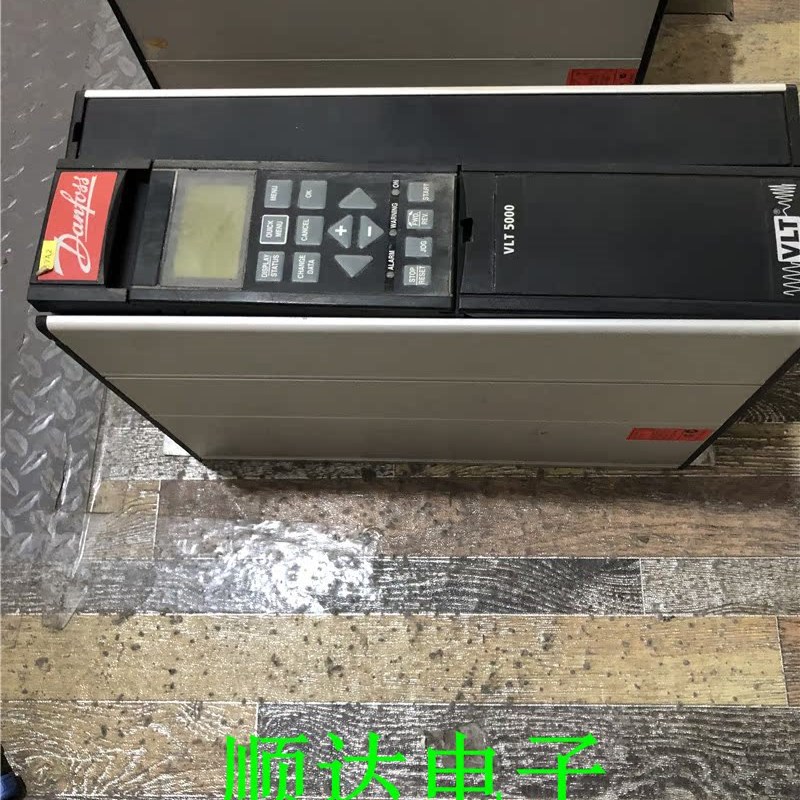 丹佛斯变频器 VLT5000 5.5KW 380V VLT5008PT5B20STR3DLF30A00C1