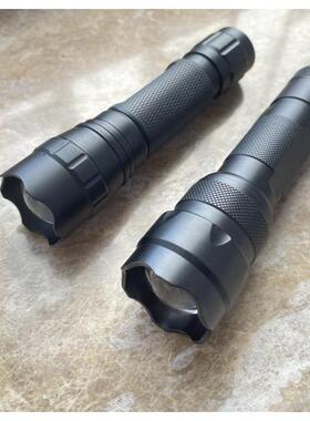 502伸缩调焦SST20白/黄光灯强光家用户外18650电池充电夹子手电筒