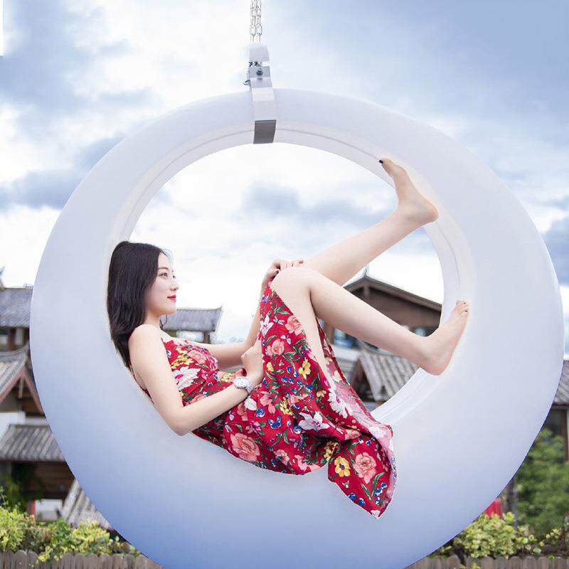 月亮秋千吊椅户外太阳能庭院夜光多人月亮摇椅民宿装饰大型发光