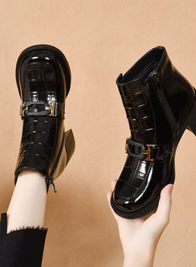 粗跟切尔西靴女2025年新款秋冬靴子女高级感小短靴漆皮马丁靴女潮