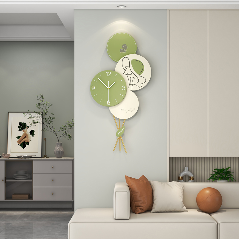 现代简约2023新款时尚钟表挂钟客厅奶油风创意家用饭厅表时钟挂墙