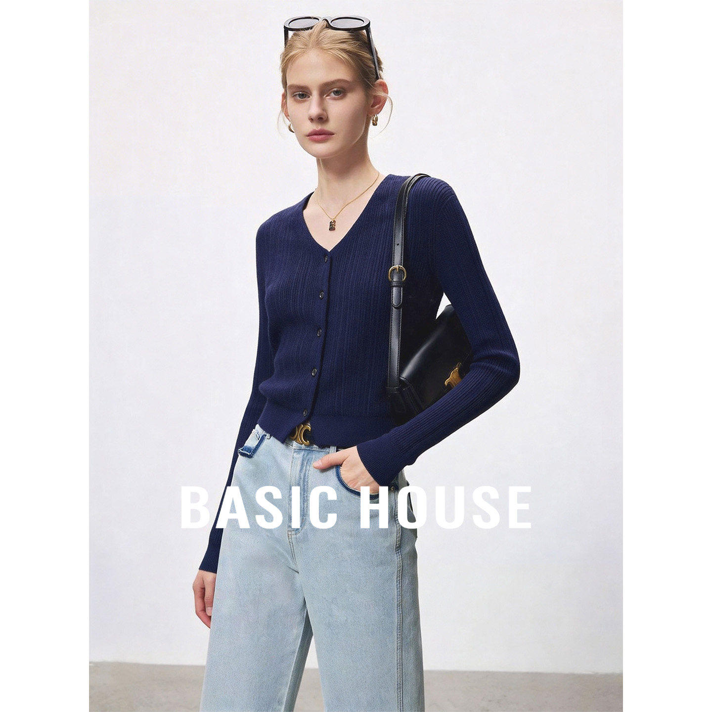 Basic House/百家好V领长袖针织开衫女春短款上衣薄款修身显瘦