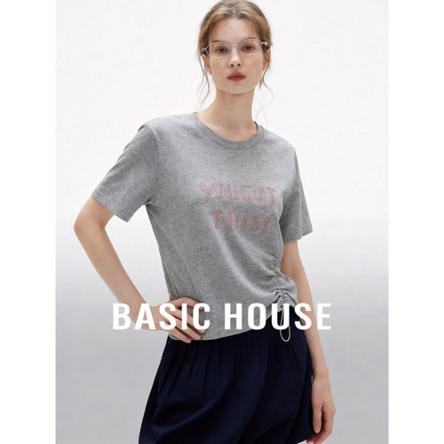 Basic House/百家好字母印花抽褶短袖T恤女夏季圆领修身小众女装
