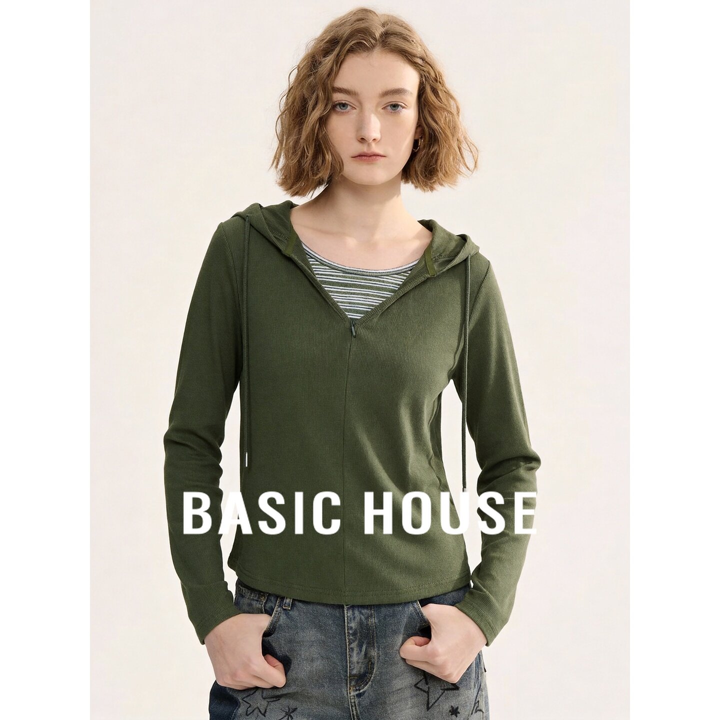 Basic House/百家好休闲绿色假两件连帽长袖T恤女松弛感百搭外套