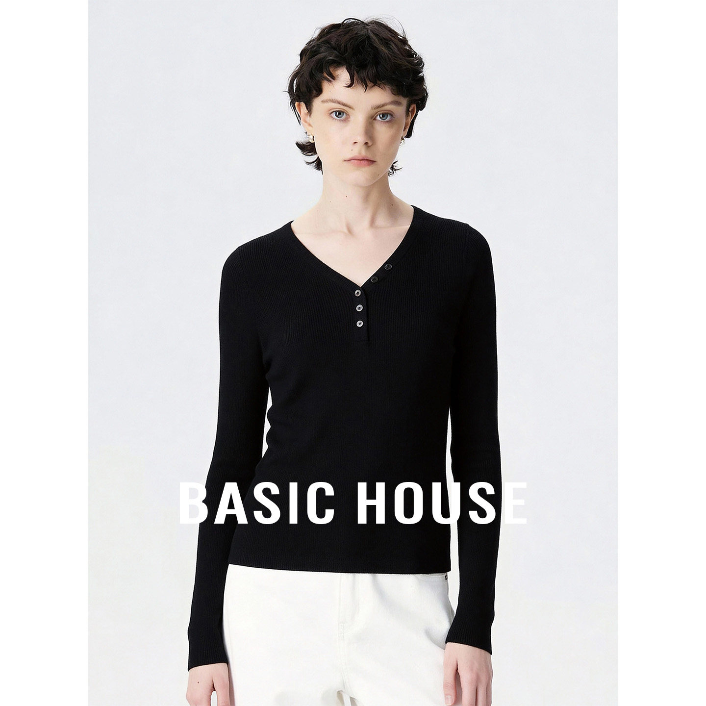 Basic House/百家好黑色V领绵羊毛针织衫女秋打底衫修身显瘦上衣