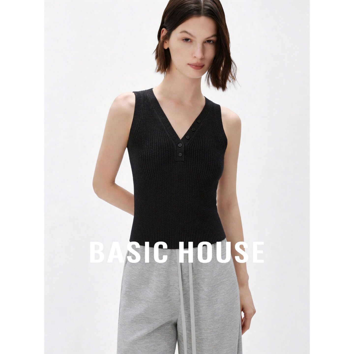 Basic House/百家好V领纽扣针织背心女黑色纯棉修身显瘦无袖上衣