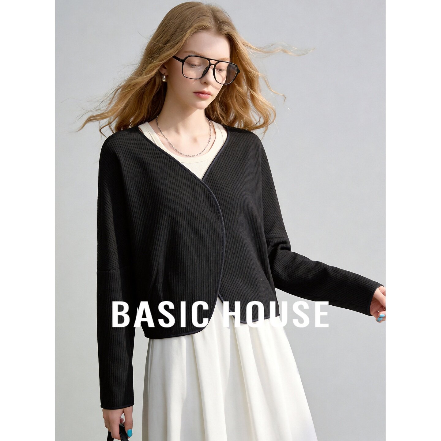 Basic House/百家好2026秋季黑色不对称宽松优雅长袖女新款短外套