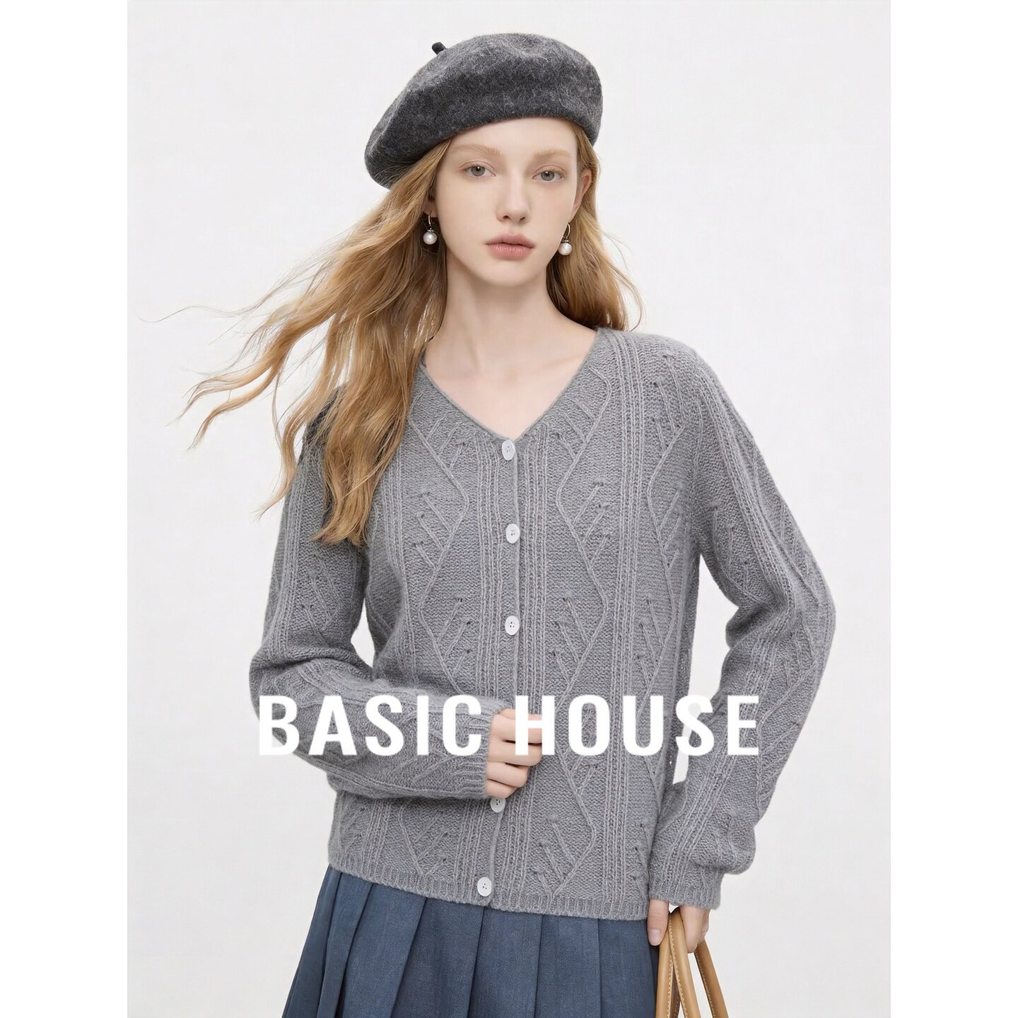 Basic House/百家好简约V领麻花纹针织开衫女灰色单排扣显瘦上衣