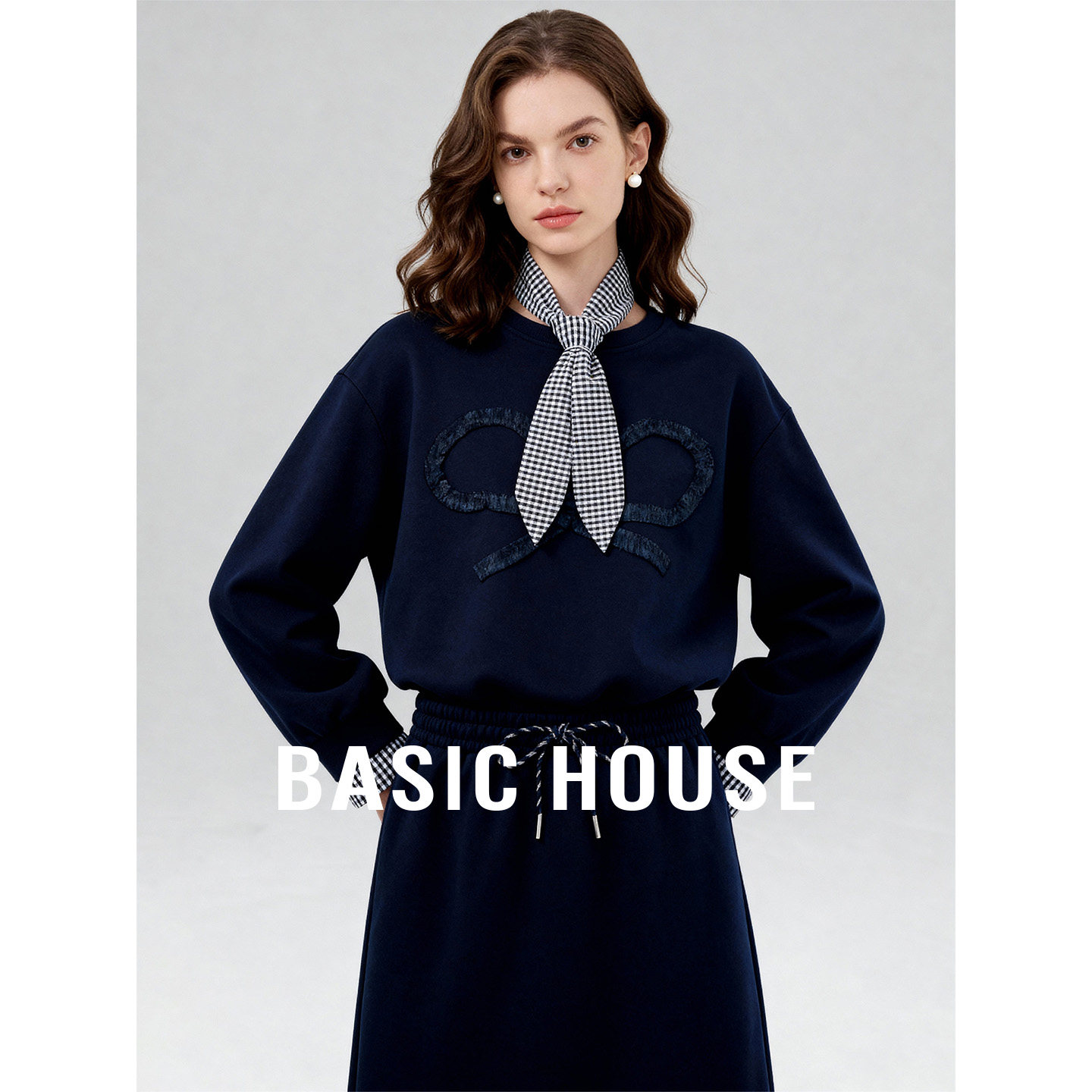 Basic House/百家好休闲时尚套装圆领卫衣直筒半身裙女春季两件套