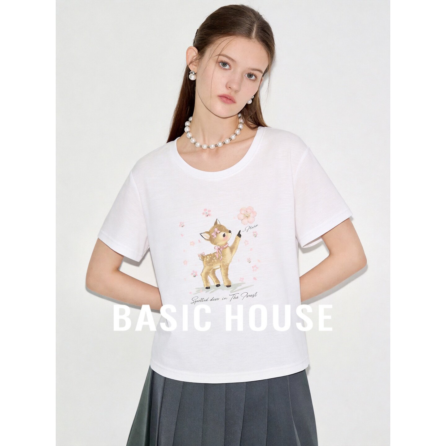 Basic House/百家好白色小鹿印花T恤女美式复古修身百搭正肩短袖