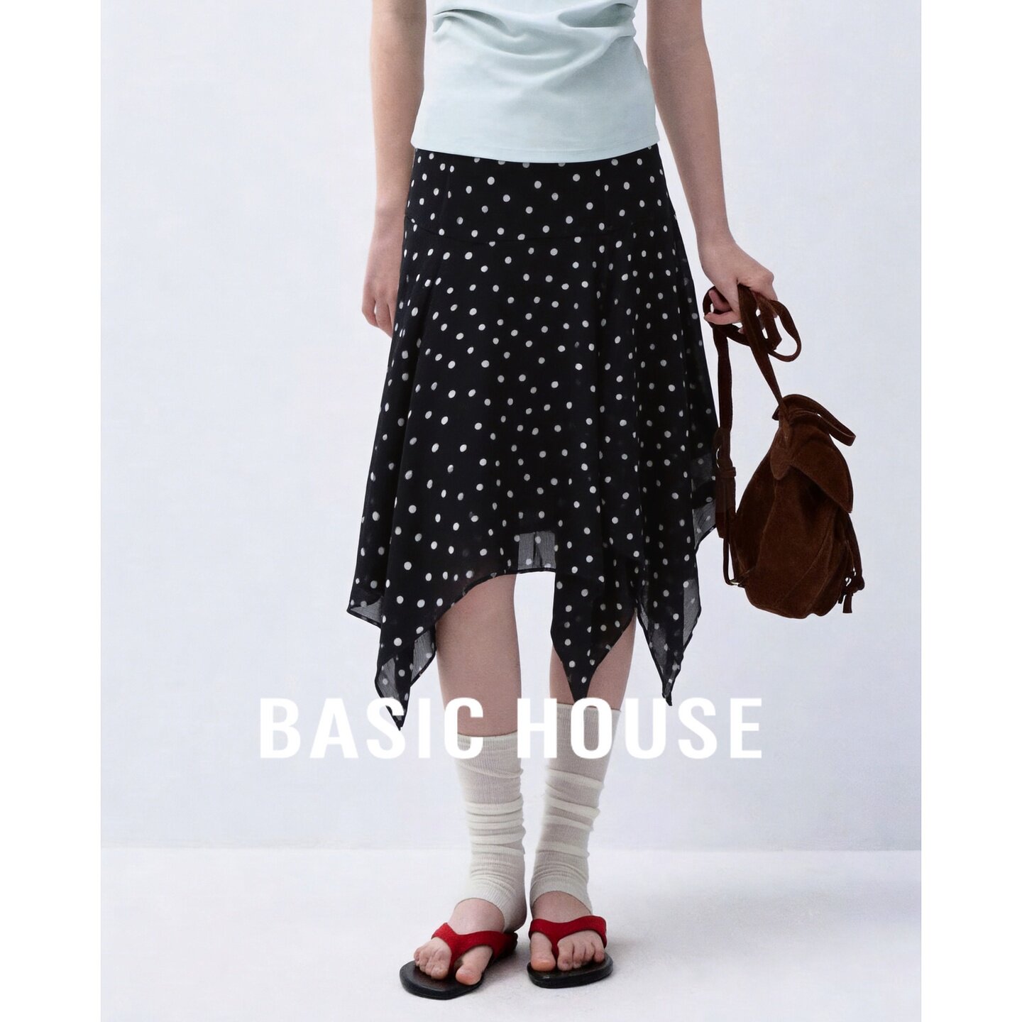 Basic House/百家好复古波点不规则半身裙女黑色中长裙显瘦设计感