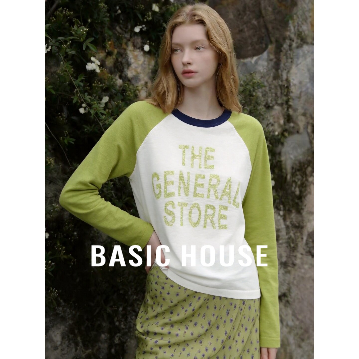 Basic House/百家好韩系插肩袖圆领长袖女撞色字母印花针织衫上衣