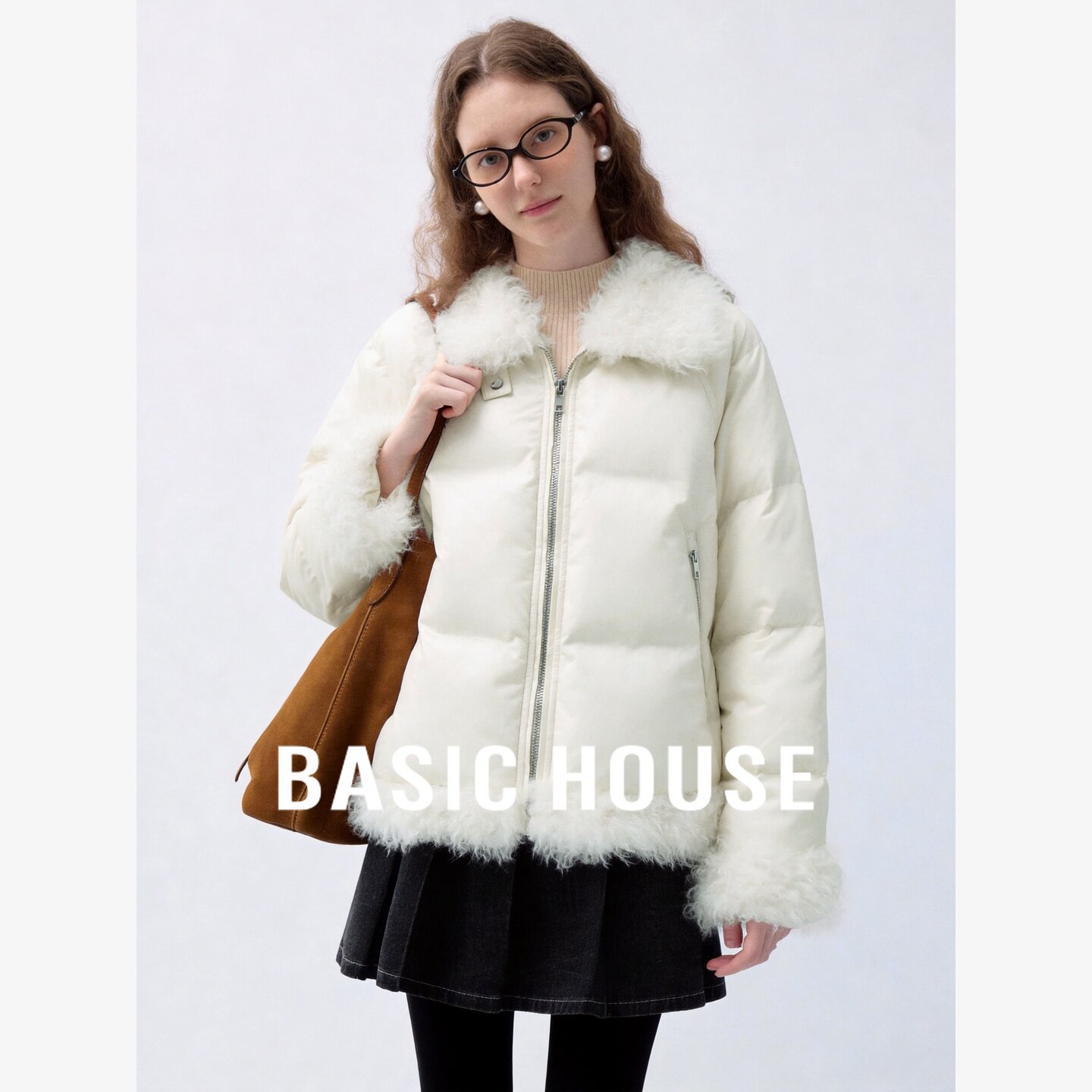 Basic House/百家好毛领廓形羽绒服女短款轻奢极简保暖白鸭绒外套