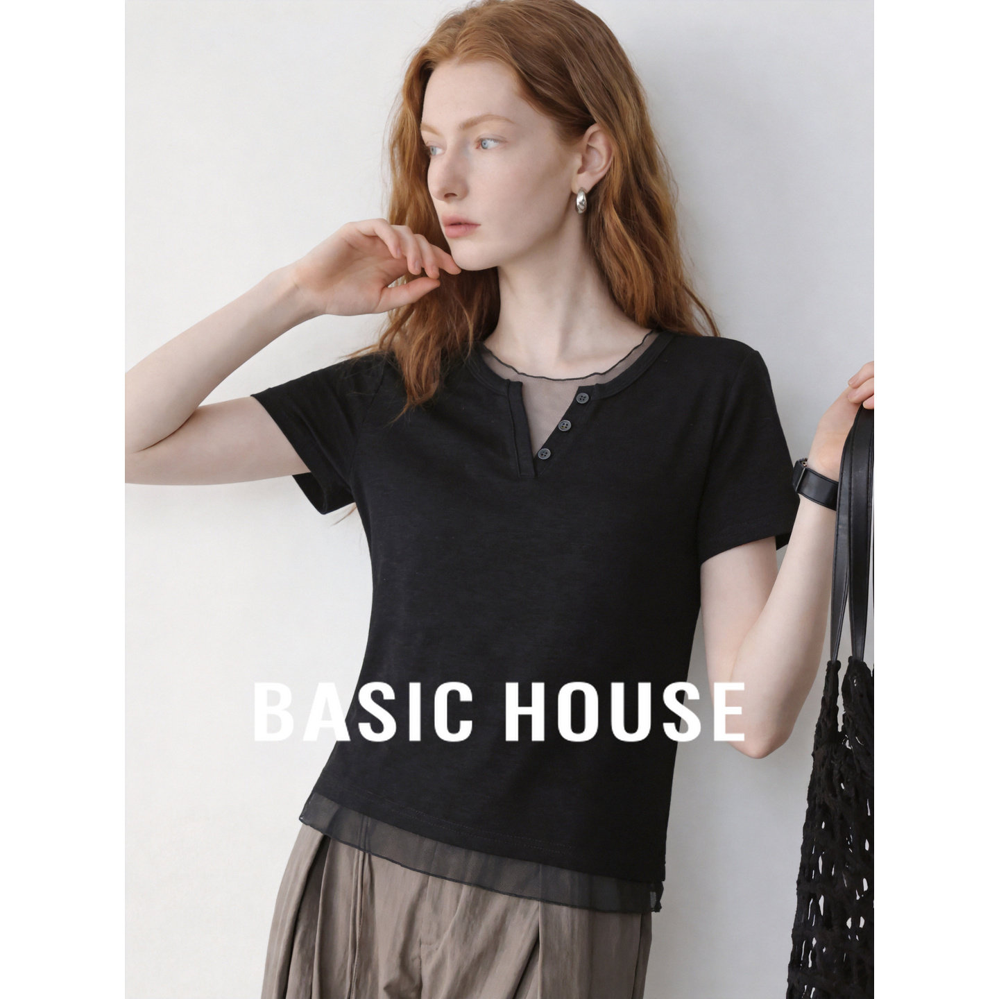 Basic House/百家好小众设计V领短袖T恤女夏网纱拼接显瘦百搭上衣