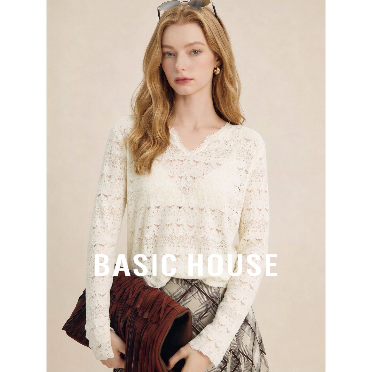 Basic House/百家好法式慵懒风白色镂空V领长袖针织衫女百搭罩衫