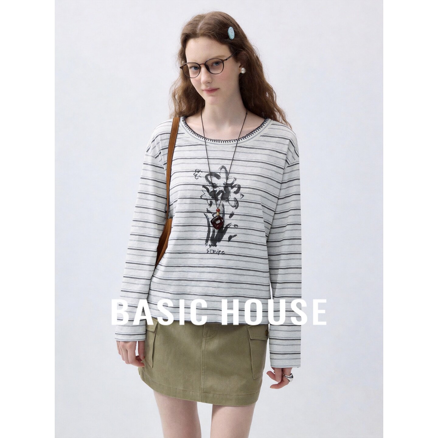 Basic House/百家好2026秋季米白条纹圆领水墨印花宽松长袖T恤女