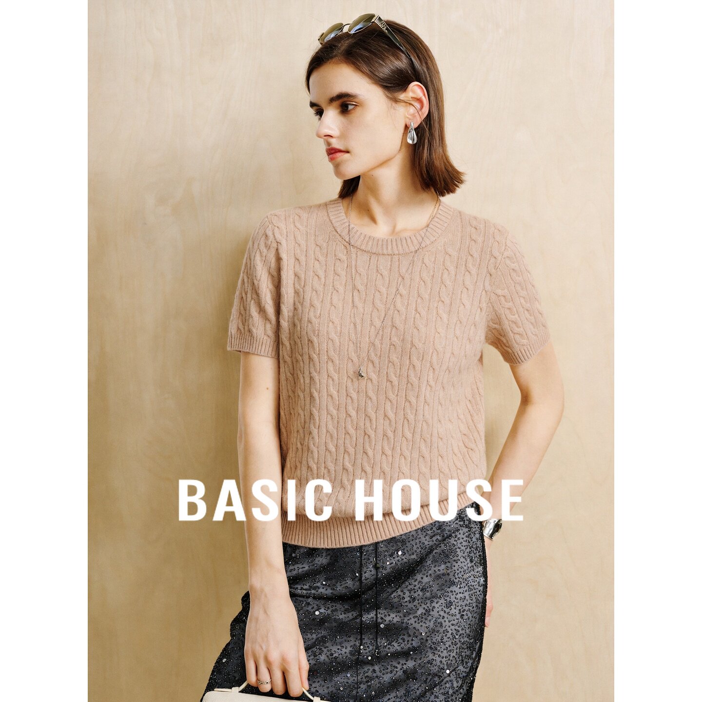 Basic House/百家好圆领羊毛短袖针织衫麻花修身女韩版简约浅驼色