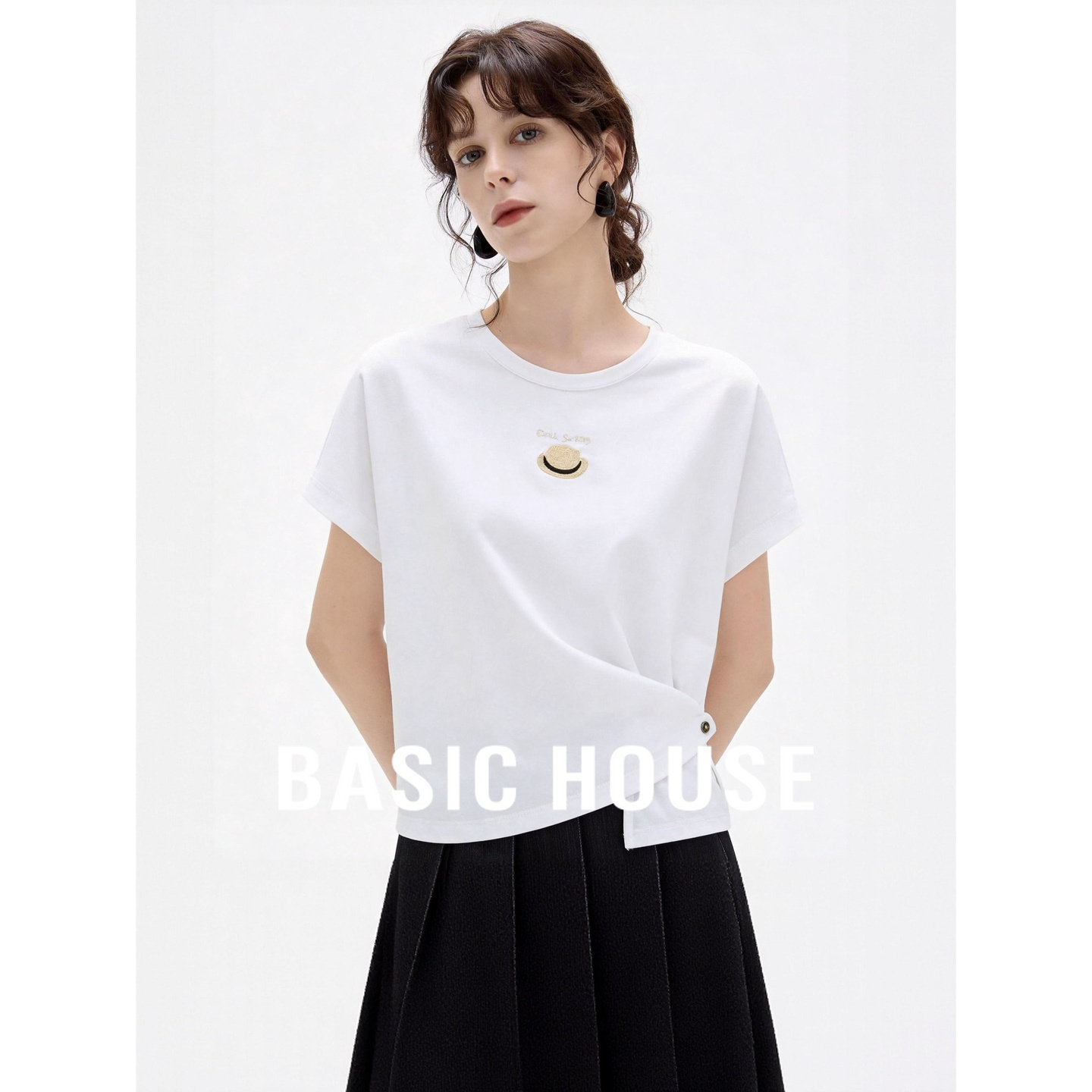 Basic House/百家好莫代尔透气短袖女26夏季白色圆领宽松显瘦T恤