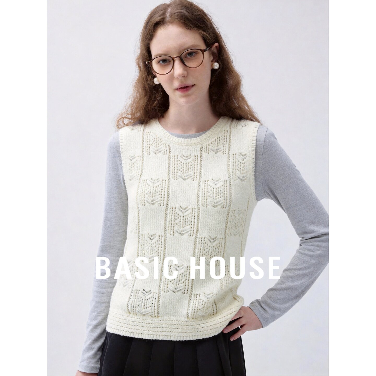Basic House/百家好轻氧感镂空钩花圆领无袖针织背心女花边罩衫