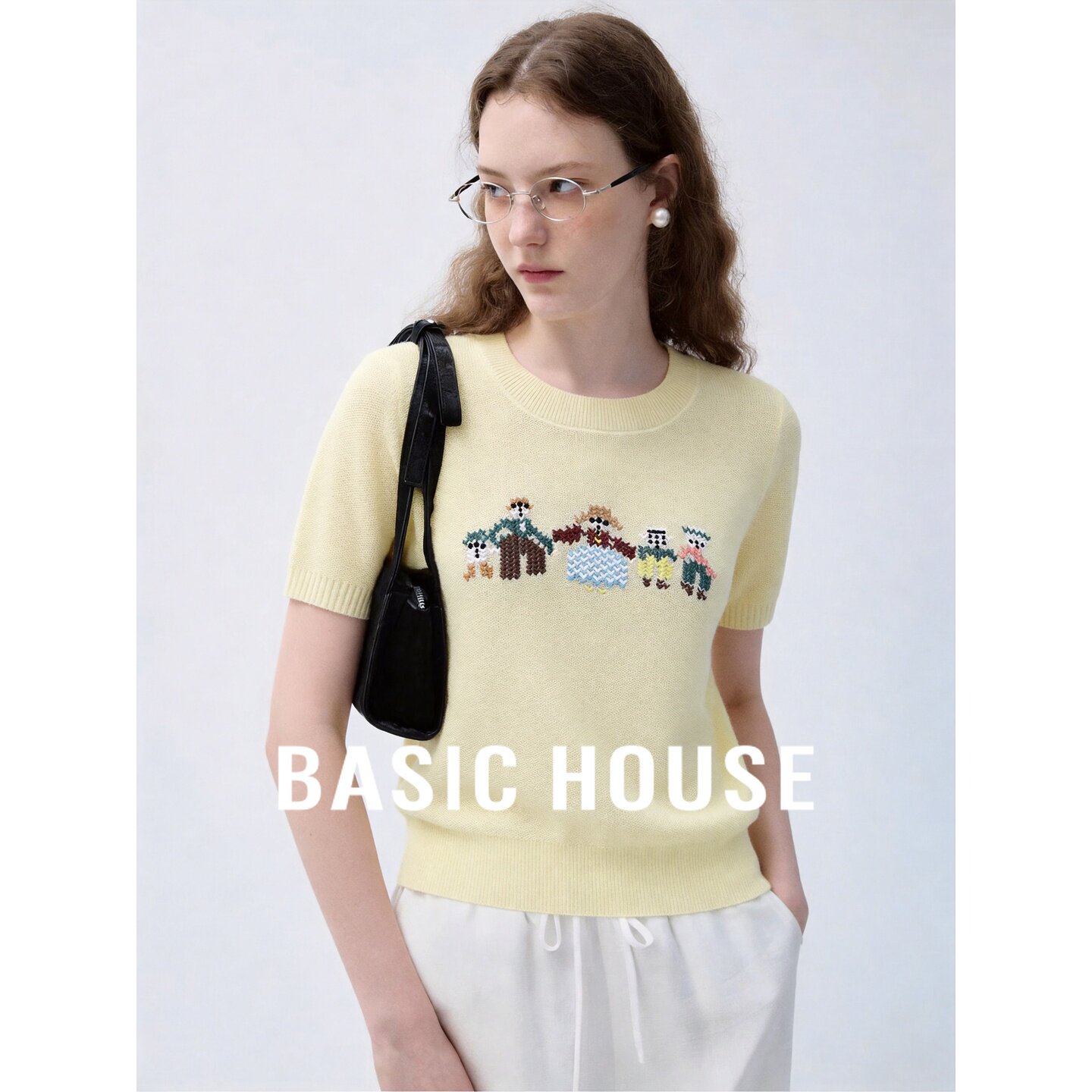 Basic House/百家好卡通刺绣短袖针织衫女夏黄色圆领宽松减龄上衣