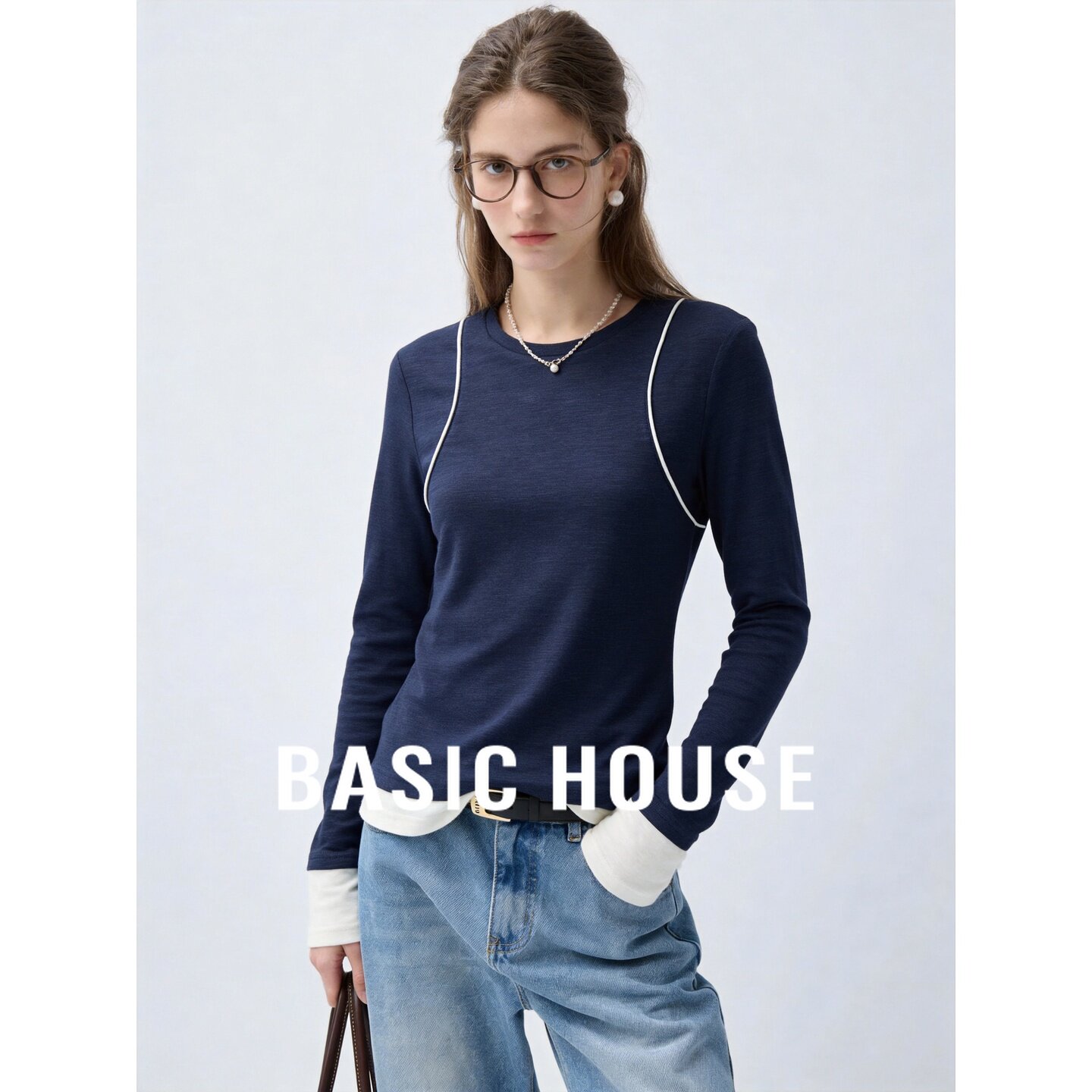 Basic House/百家好设计感线条装饰拼接圆领修身女薄款套头针织衫